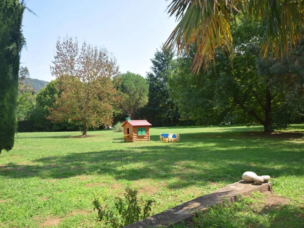 Pretty Holiday Home With Private Garden Fabras