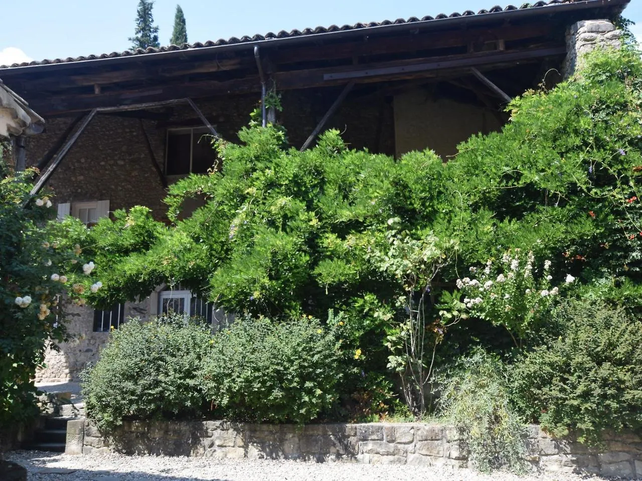 Pretty Holiday Home With Private Garden Fabras